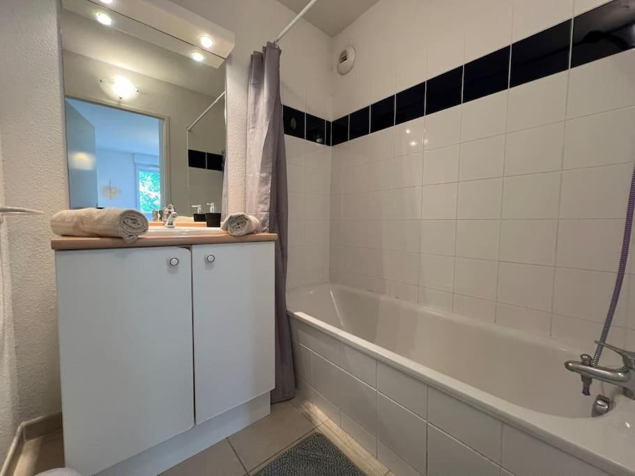 T2 Calme Et Paisible Parking Apartment Carcassone Exterior photo